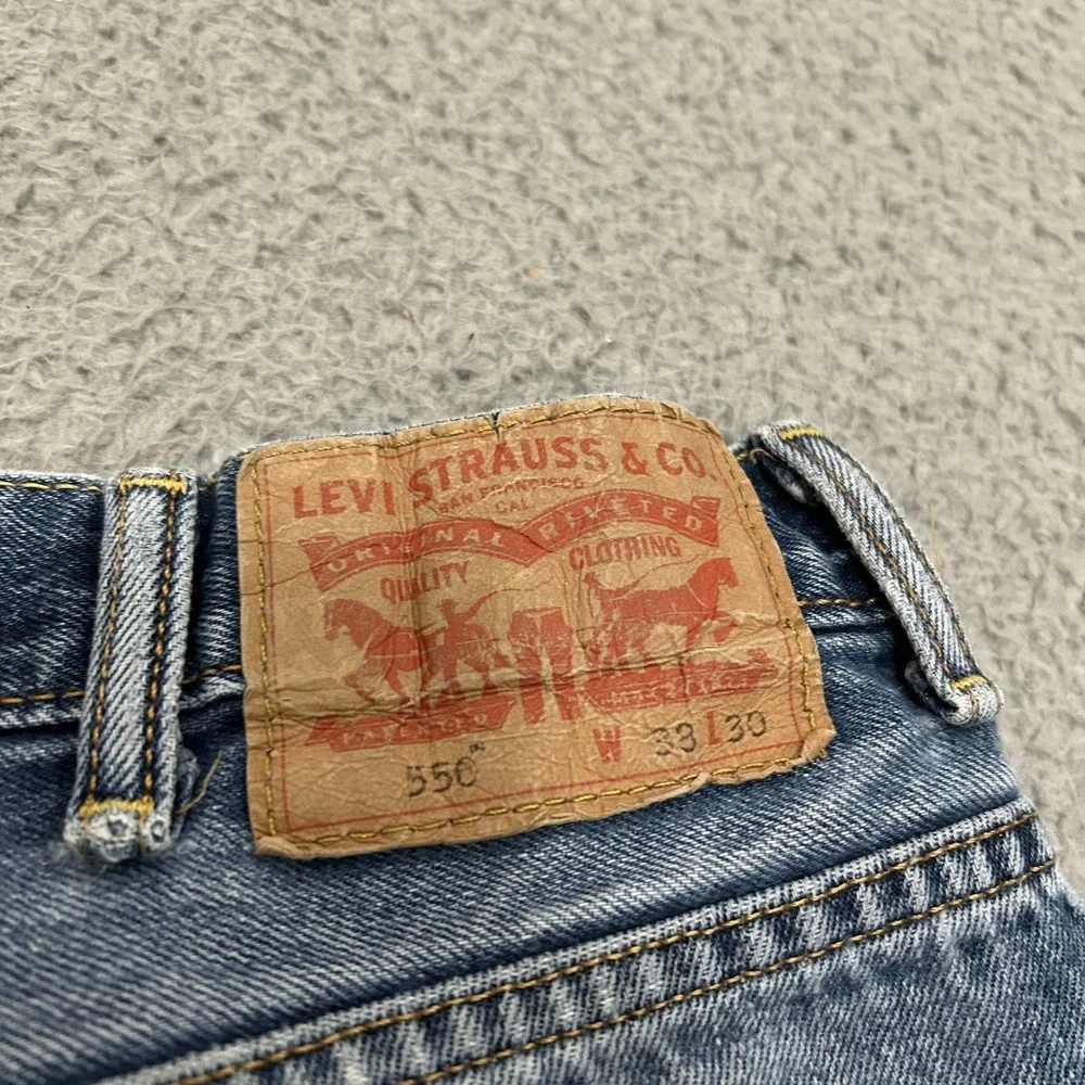 Levis Jeans Mens 33x30 Blue Denim 550 Relaxed Fit Tapered Cotton American Y2K